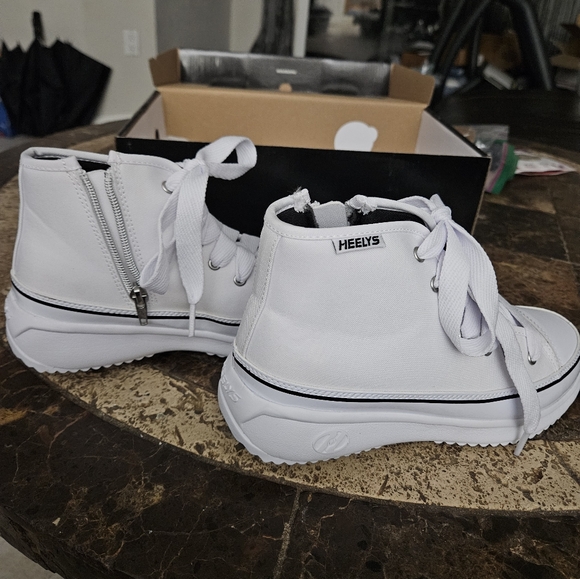 HEELYS Women's 7 Big Kids 6 Veloz White heeled Heel Shoe - Picture 7 of 9